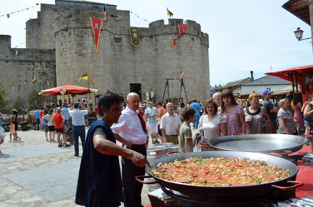 Affittacamere La Hoja De Roble Puebla de Sanabria Esterno foto