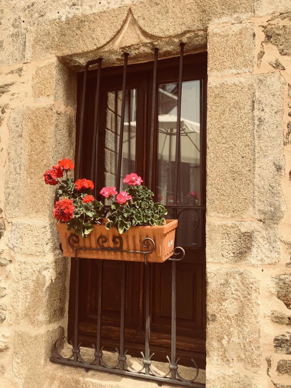 Affittacamere La Hoja De Roble Puebla de Sanabria Esterno foto